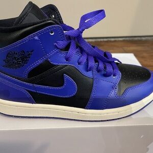 Nike Air Jordan 1 Mid Women’s Size 7.5. Black/Dark Concord-Sail